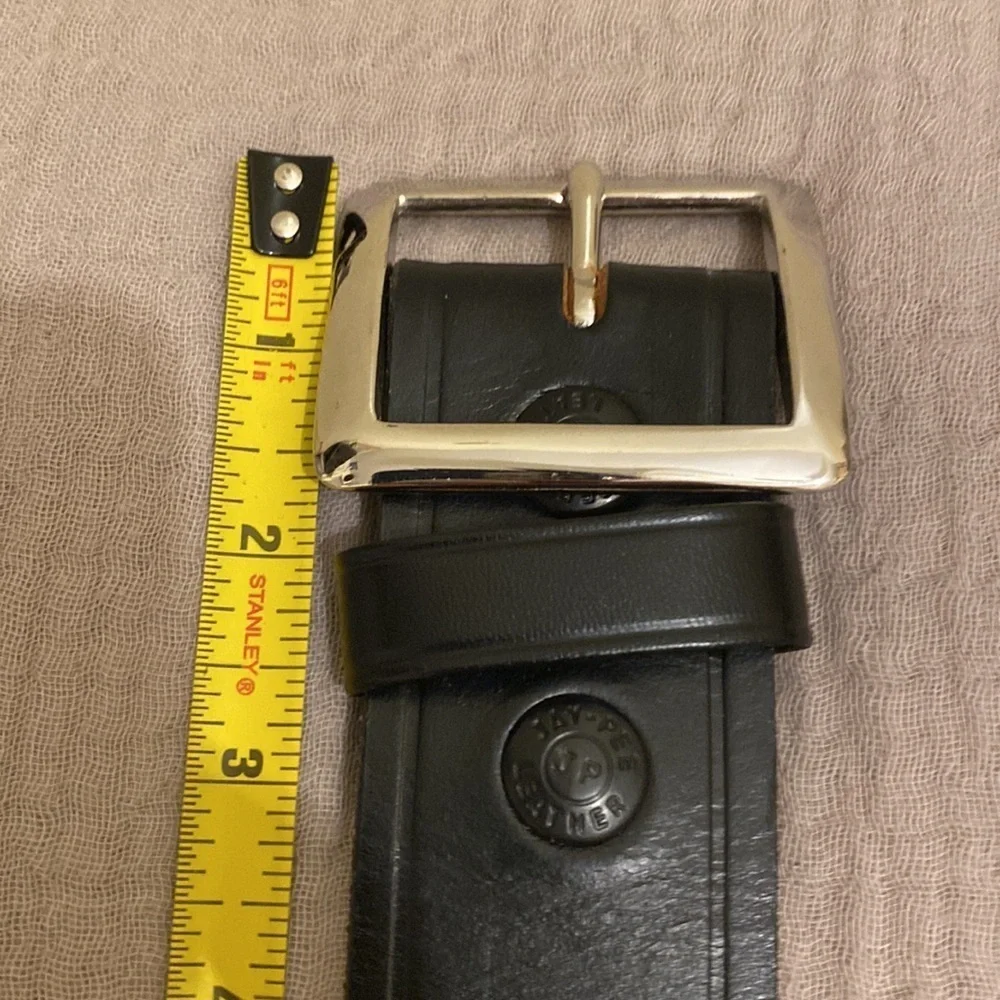 JAY-PEE GENUINE TOP GRAIN BRIOLE COWHIDE BLACK BELT . Size 28 . New . No tags